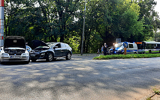 Zderzenie dwóch samochodów w Olsztynie. Dziecko trafiło do szpitala